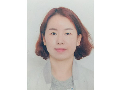 中心主任：钟华荣